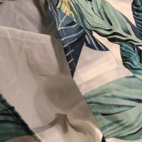 NWT. BloomChic White/Blue Tropical Leaf Print and White Cami Romper Side Tie - Picture 9 of 12